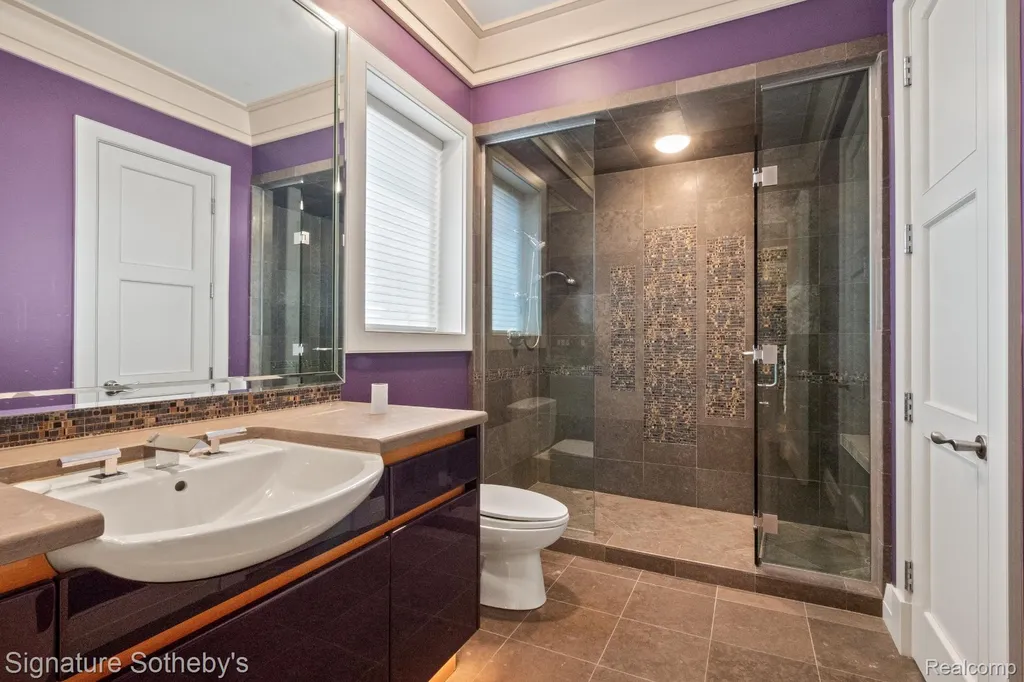 82 Chateaux Du Lac Fenton Charter Township MI 48430