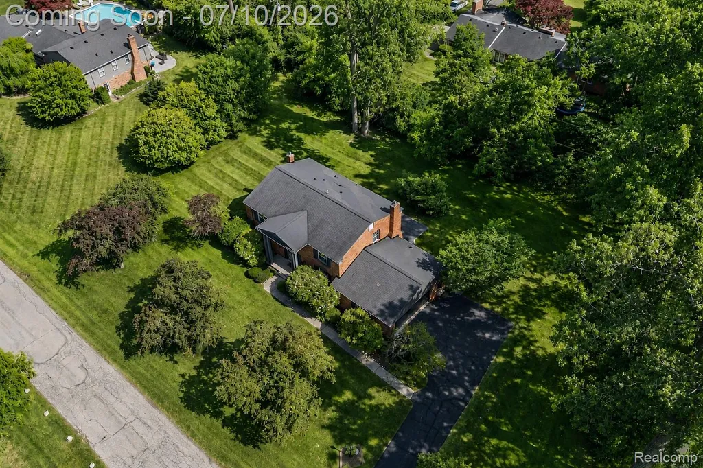 1629 Spotswood Drive Bloomfield Hills City MI 48302