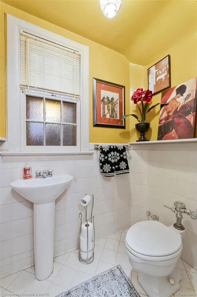 18417 Wildemere Street Detroit City MI 48221