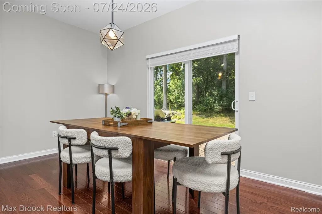 8012 Ivy Glen Park Lane White Lake Charter Township MI 48386