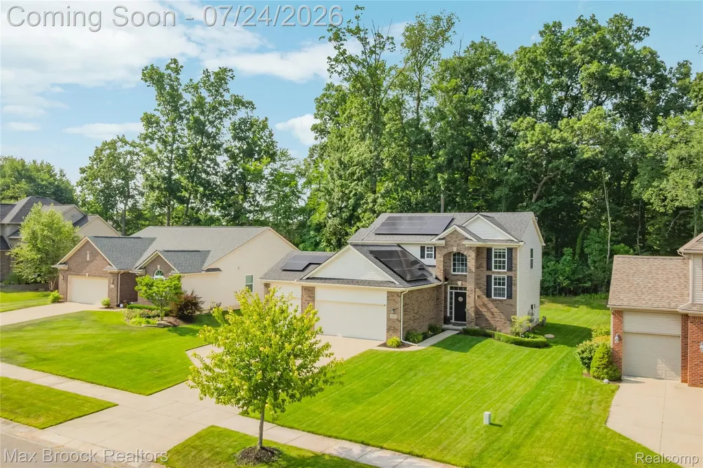 8012 Ivy Glen Park Lane White Lake Charter Township MI 48386