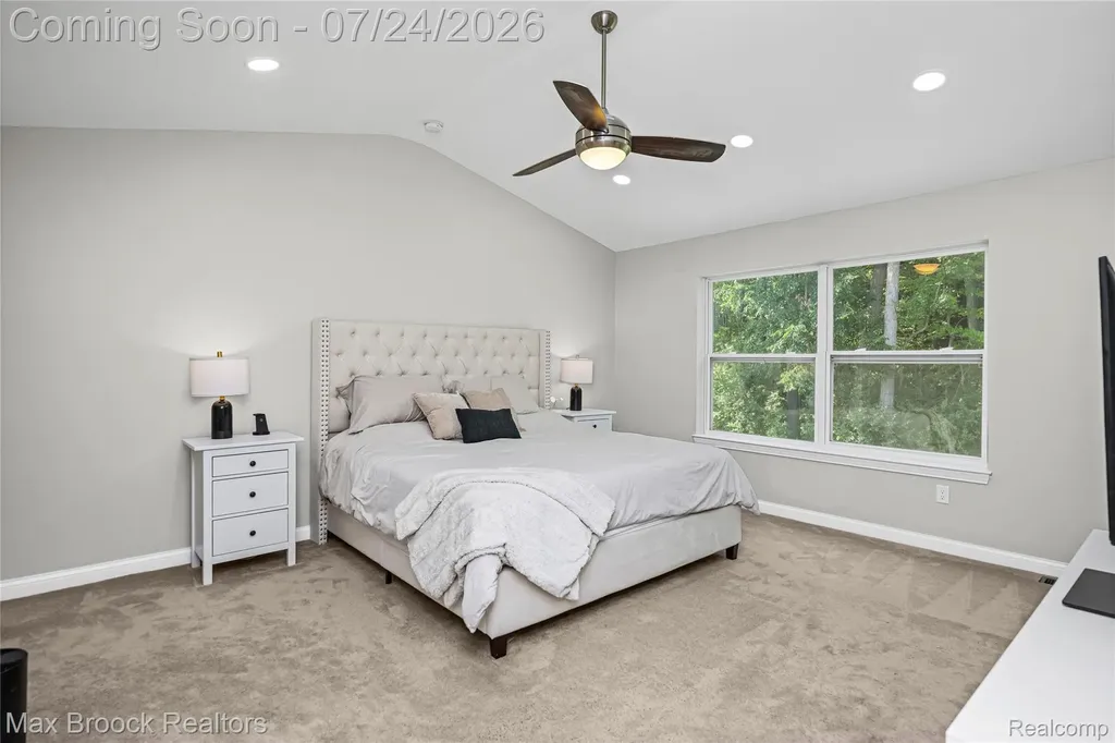 8012 Ivy Glen Park Lane White Lake Charter Township MI 48386