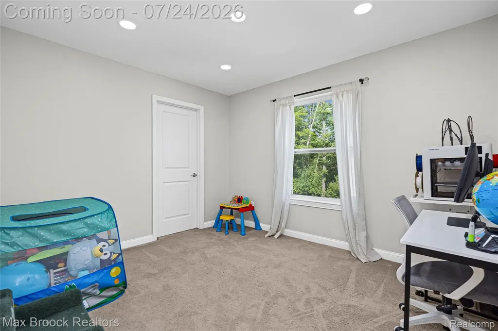8012 Ivy Glen Park Lane White Lake Charter Township MI 48386