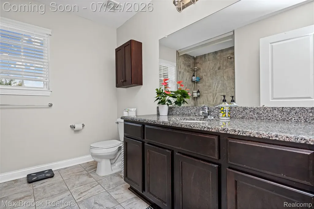8012 Ivy Glen Park Lane White Lake Charter Township MI 48386