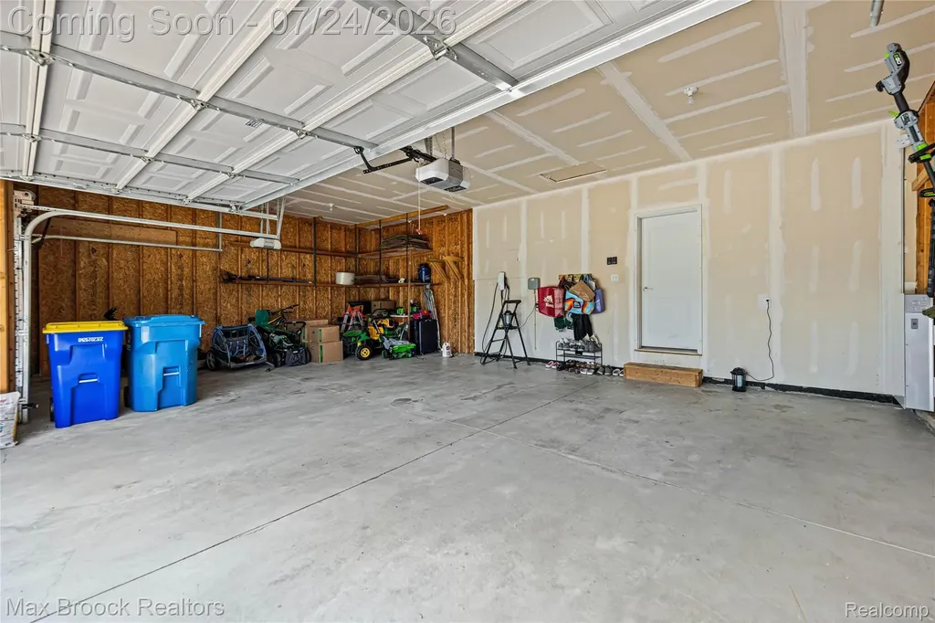 8012 Ivy Glen Park Lane White Lake Charter Township MI 48386