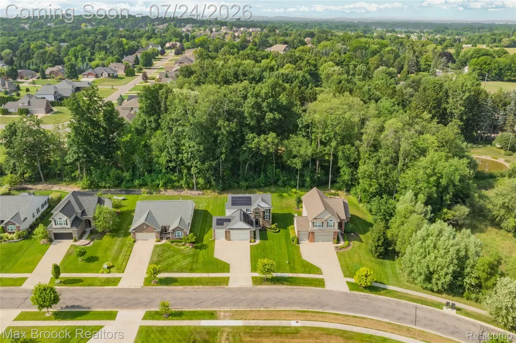 8012 Ivy Glen Park Lane White Lake Charter Township MI 48386