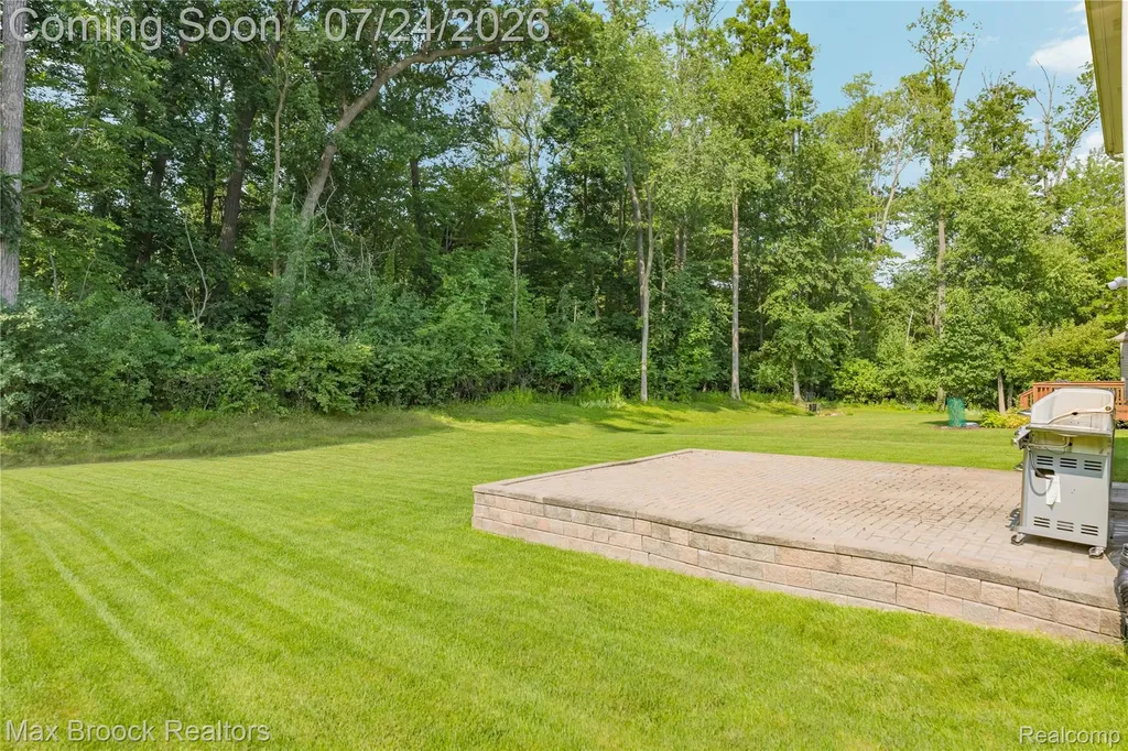 8012 Ivy Glen Park Lane White Lake Charter Township MI 48386