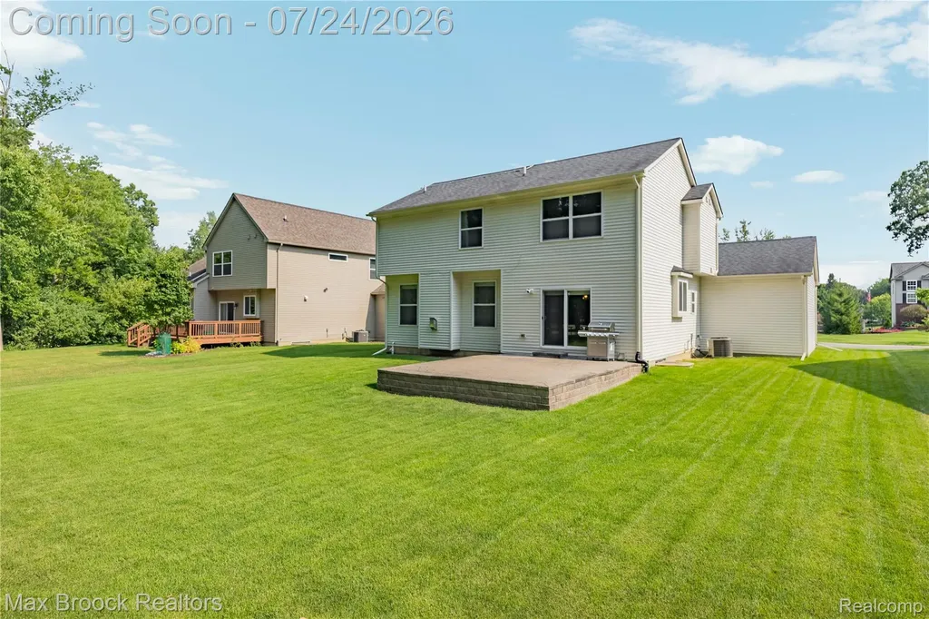 8012 Ivy Glen Park Lane White Lake Charter Township MI 48386