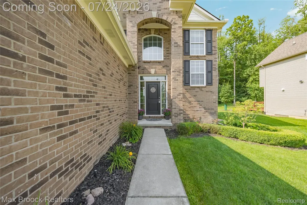 8012 Ivy Glen Park Lane White Lake Charter Township MI 48386