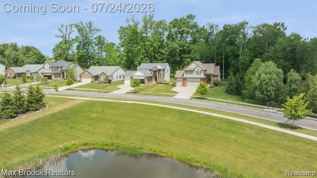 8012 Ivy Glen Park Lane White Lake Charter Township MI 48386