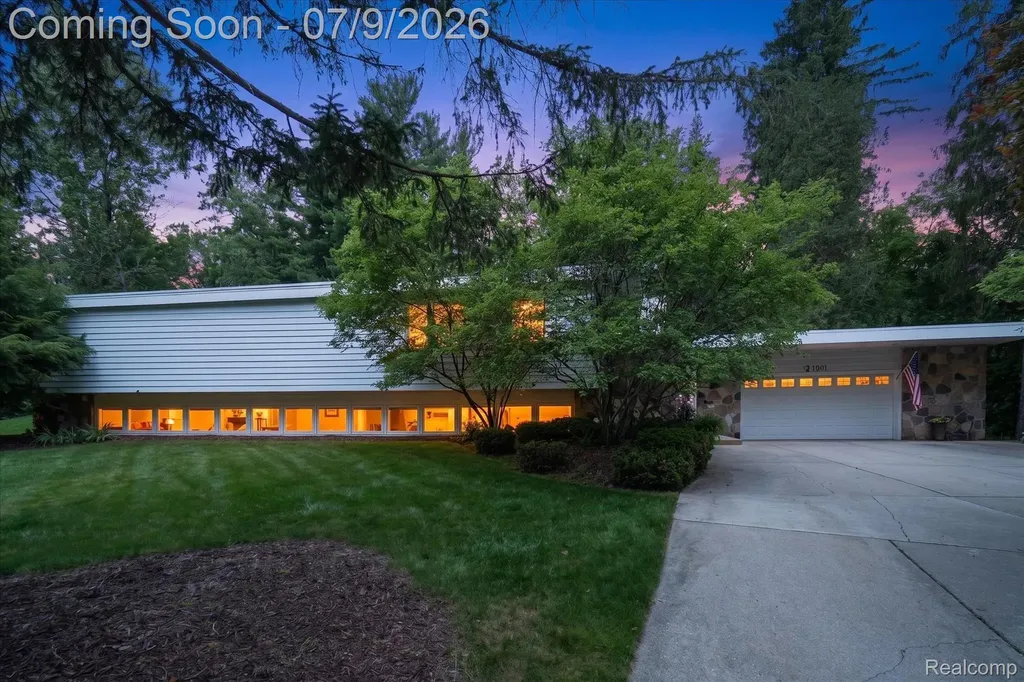 1091 Plover Drive Highland Charter Township MI 48357