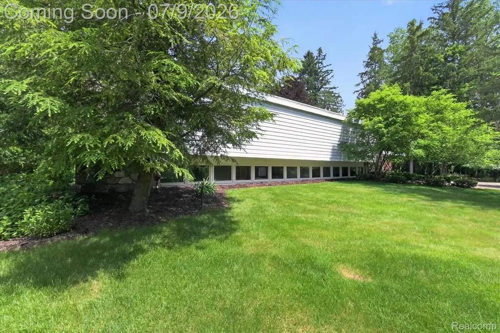 1091 Plover Drive Highland Charter Township MI 48357