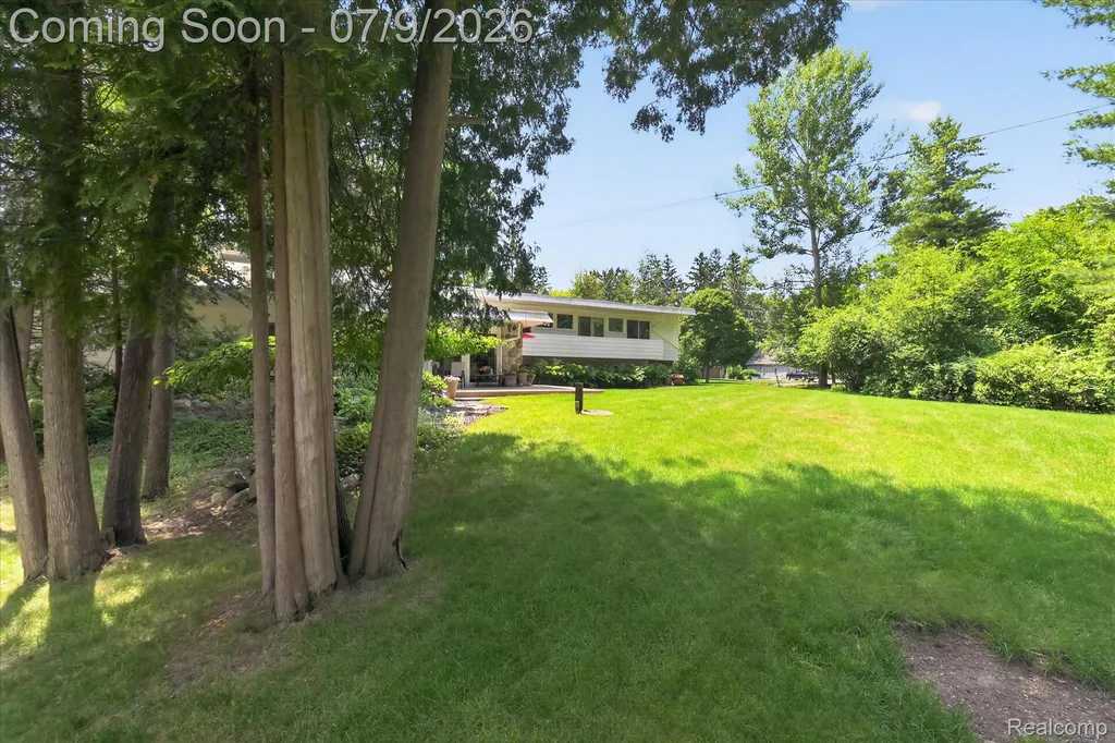 1091 Plover Drive Highland Charter Township MI 48357