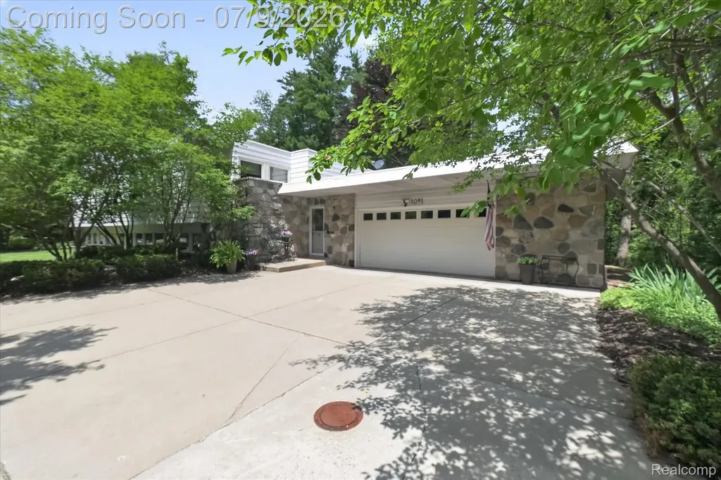 1091 Plover Drive Highland Charter Township MI 48357