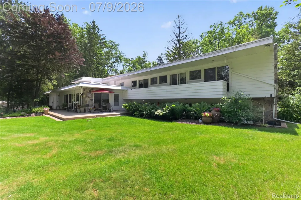 1091 Plover Drive Highland Charter Township MI 48357