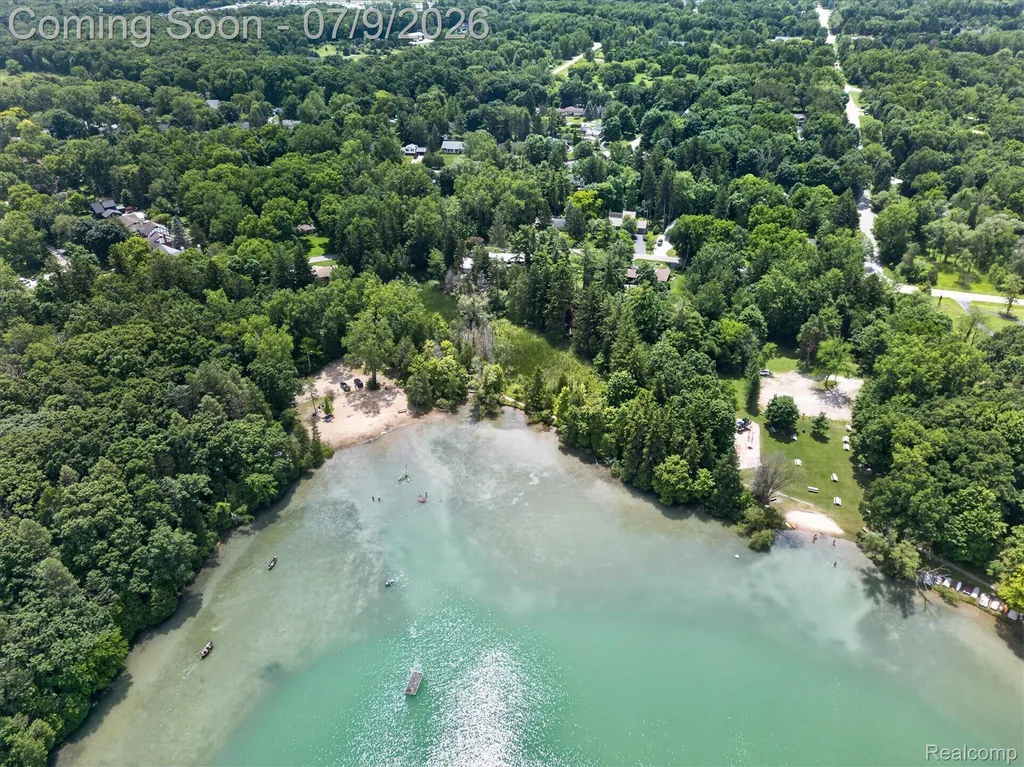 1091 Plover Drive Highland Charter Township MI 48357