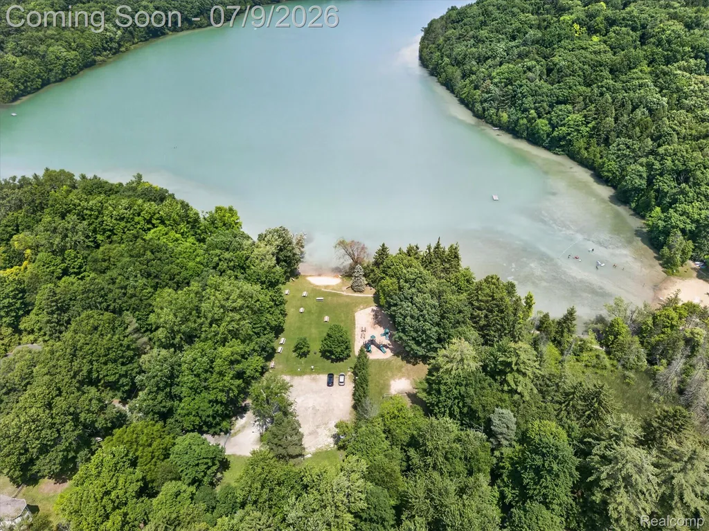 1091 Plover Drive Highland Charter Township MI 48357