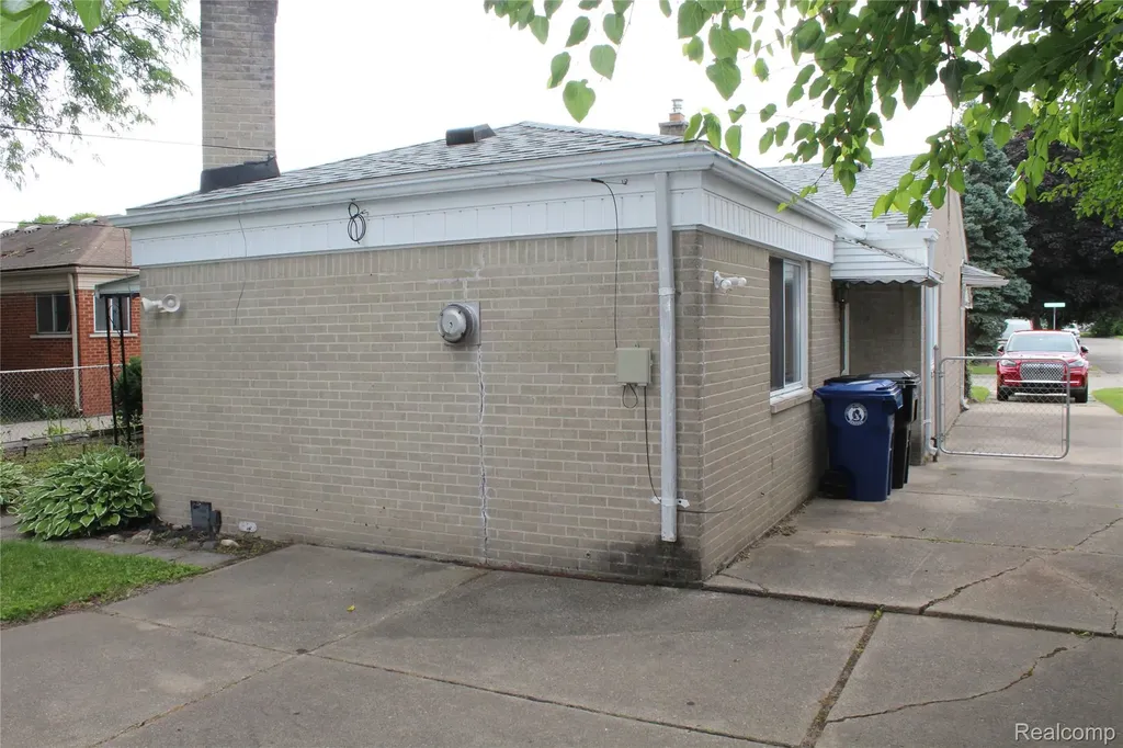 11717 Tecumseh Redford Charter Township MI 48239