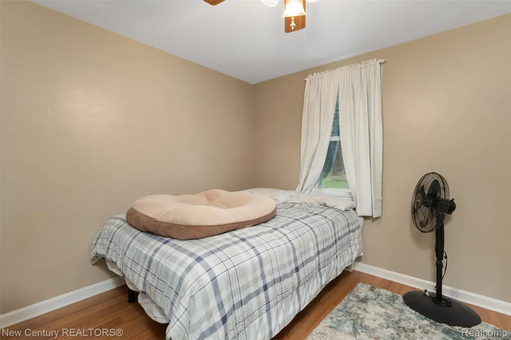 5763 Graves Street Waterford Charter Township MI 48327