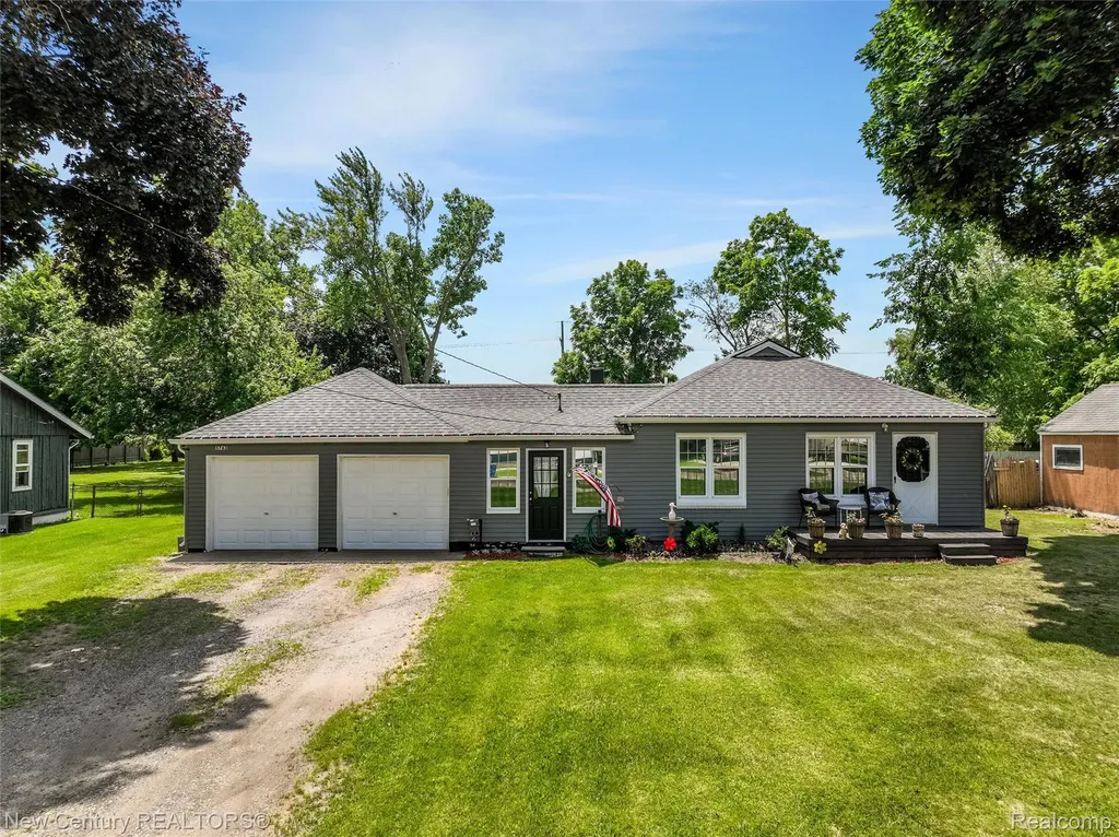 5763 Graves Street Waterford Charter Township MI 48327