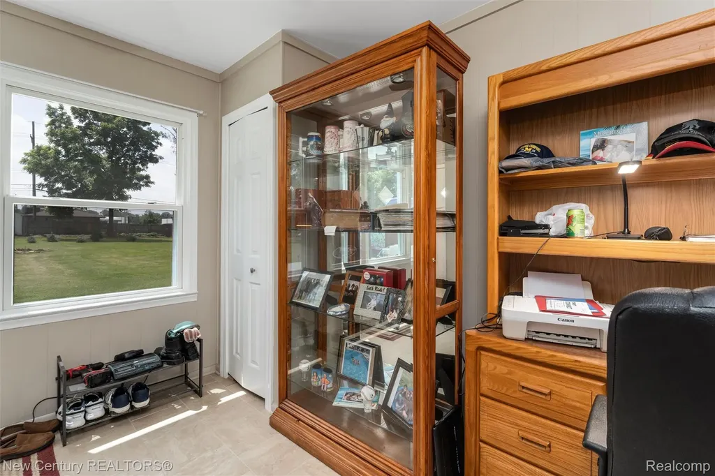 5763 Graves Street Waterford Charter Township MI 48327