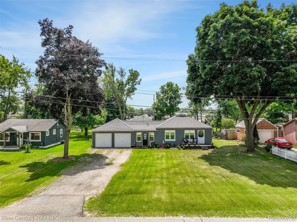 5763 Graves Street Waterford Charter Township MI 48327
