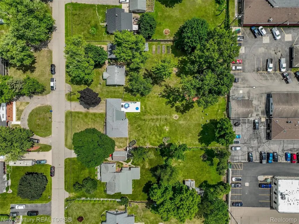 5763 Graves Street Waterford Charter Township MI 48327