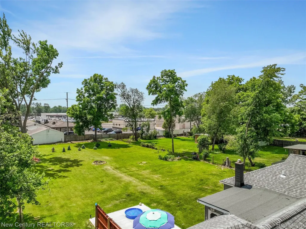 5763 Graves Street Waterford Charter Township MI 48327