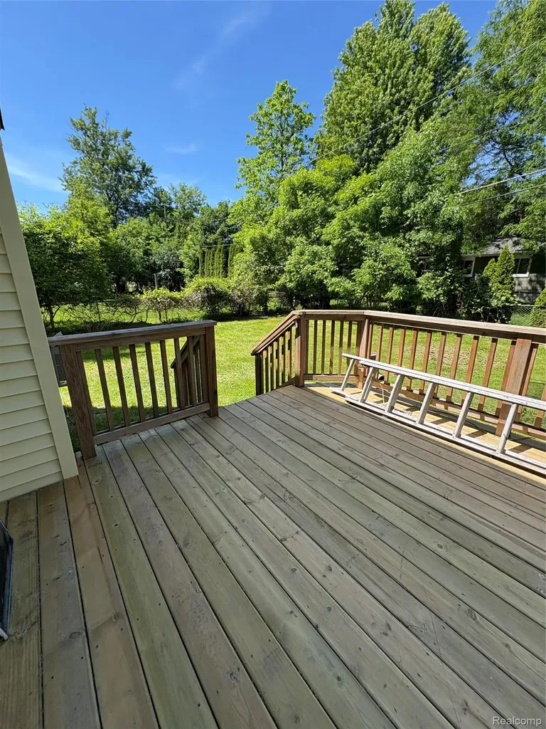 456 Morningside Drive Waterford Charter Township MI 48327