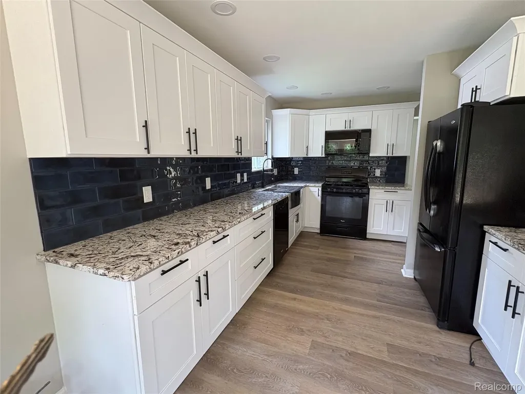 456 Morningside Drive Waterford Charter Township MI 48327