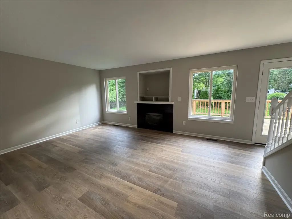 456 Morningside Drive Waterford Charter Township MI 48327