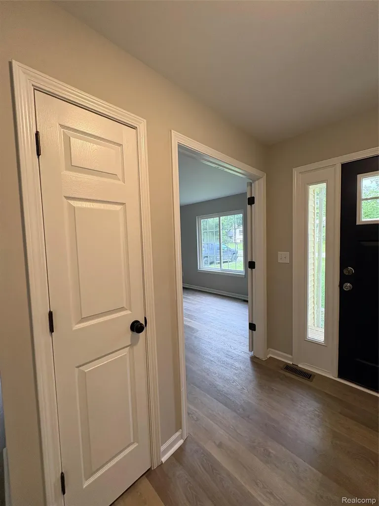456 Morningside Drive Waterford Charter Township MI 48327