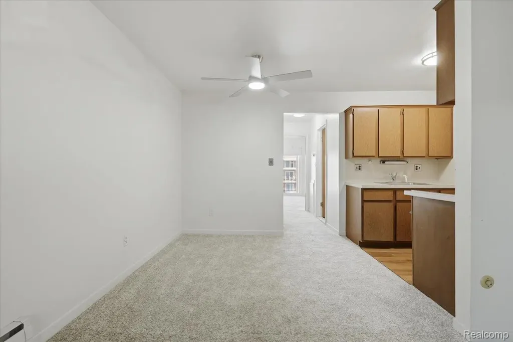 2915 W 13 Mile Road Royal Oak City MI 48073
