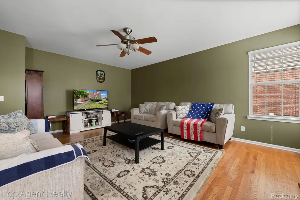 33780 Stonecrest Drive Sterling Heights City MI 48312