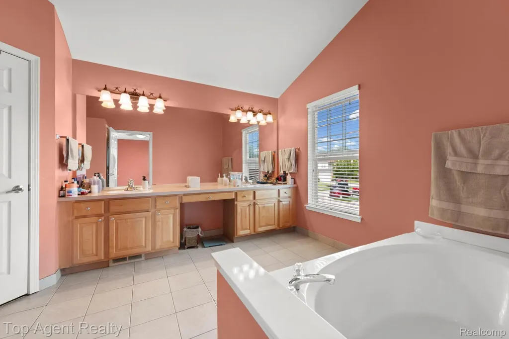 33780 Stonecrest Drive Sterling Heights City MI 48312