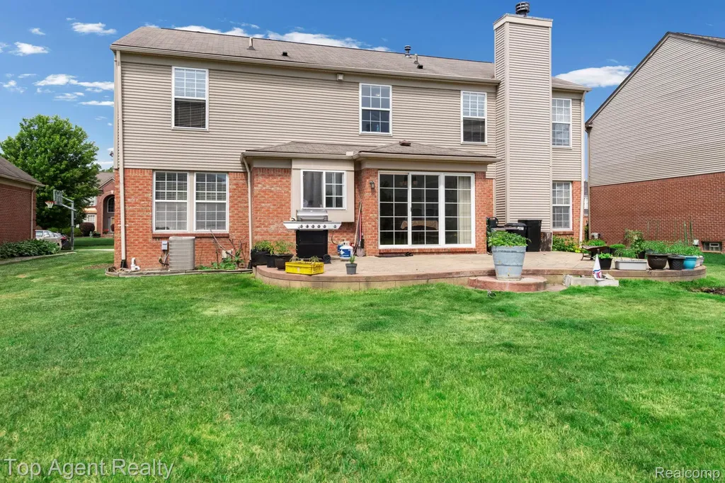 33780 Stonecrest Drive Sterling Heights City MI 48312