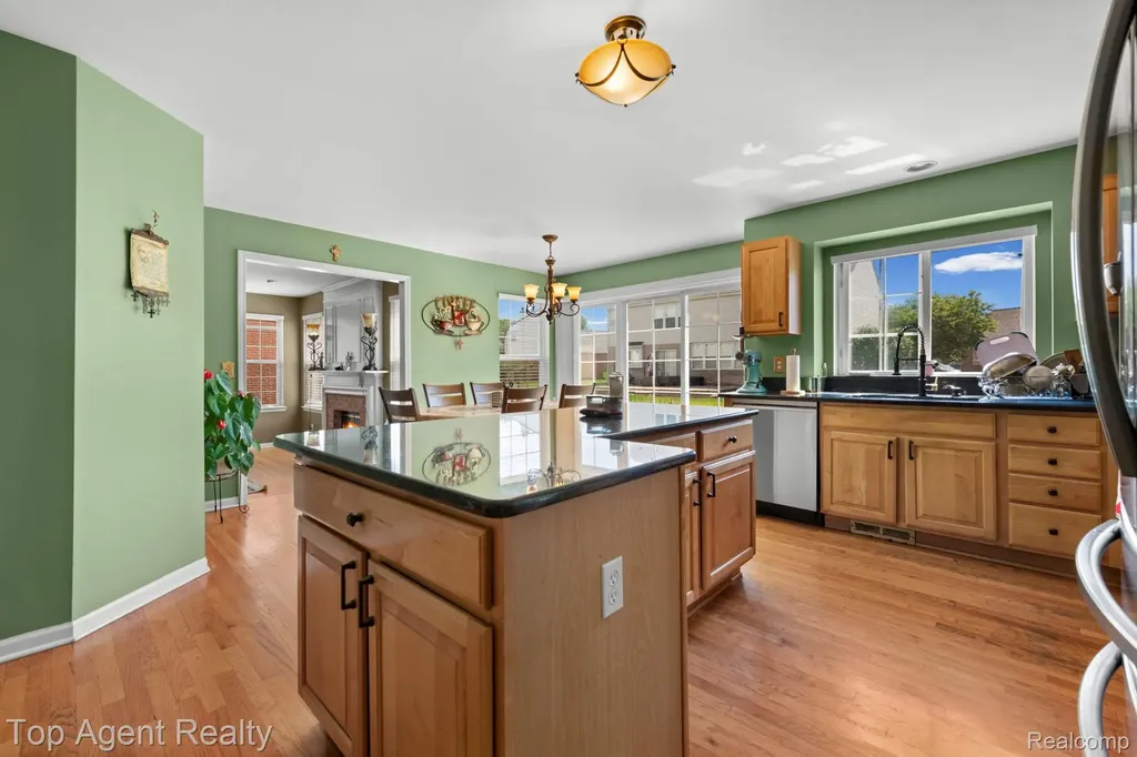33780 Stonecrest Drive Sterling Heights City MI 48312