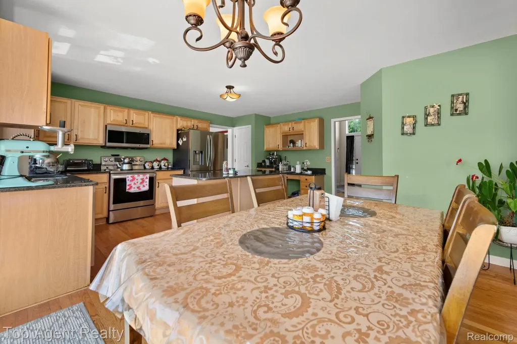 33780 Stonecrest Drive Sterling Heights City MI 48312