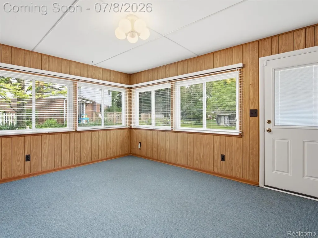 17268 Fitzgerald Street Livonia City MI 48152