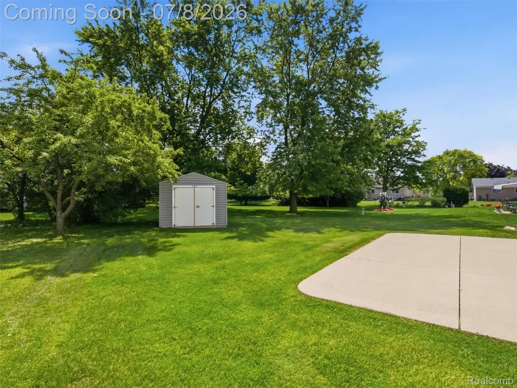 17268 Fitzgerald Street Livonia City MI 48152