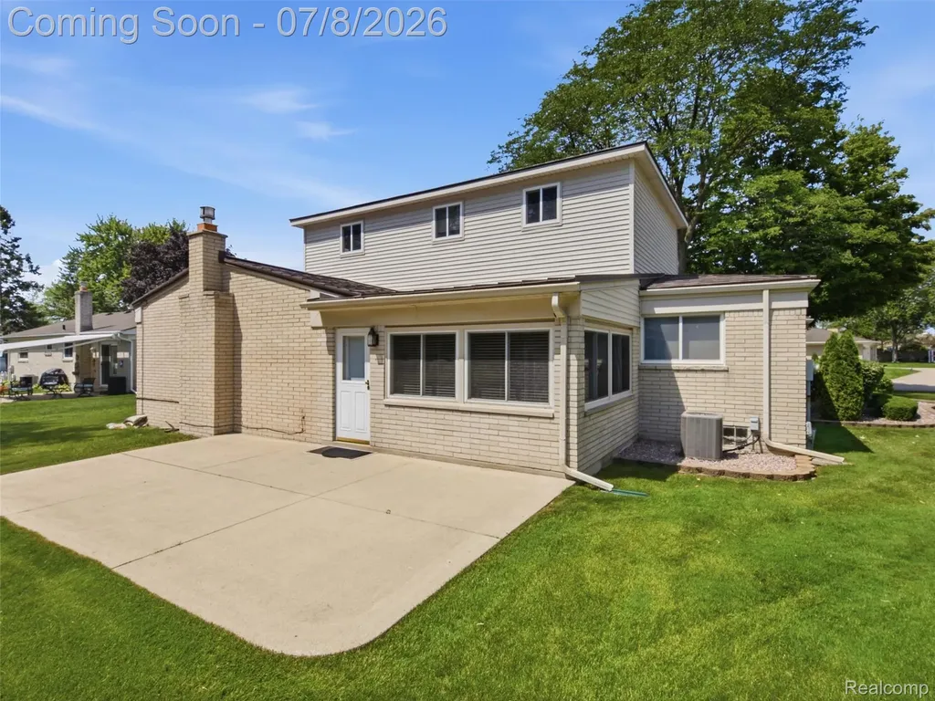 17268 Fitzgerald Street Livonia City MI 48152