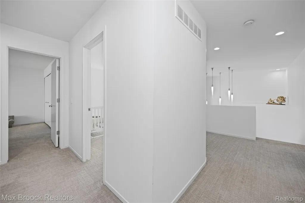 7102 Alta Vista Drive West Bloomfield Charter Township MI 48322