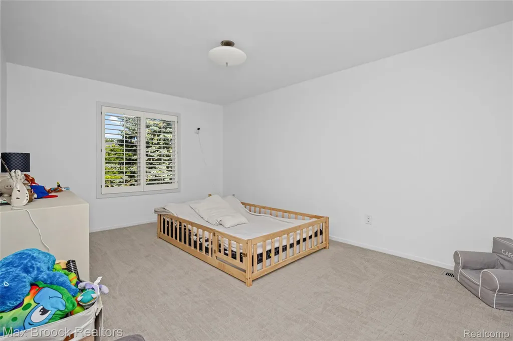 7102 Alta Vista Drive West Bloomfield Charter Township MI 48322