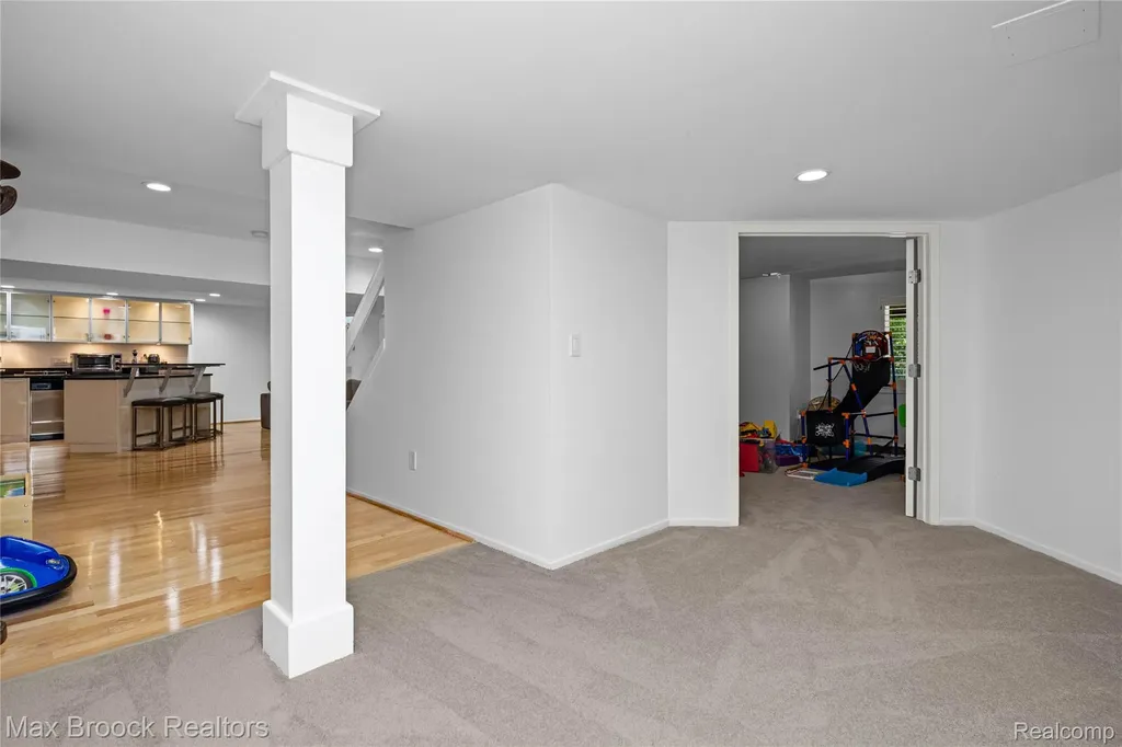 7102 Alta Vista Drive West Bloomfield Charter Township MI 48322