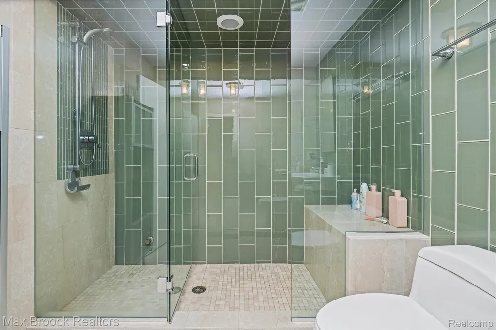 7102 Alta Vista Drive West Bloomfield Charter Township MI 48322