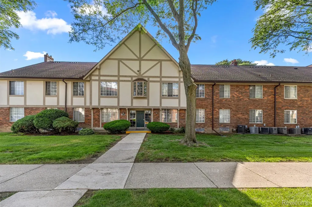 30220 Southfield Road Southfield City MI 48076