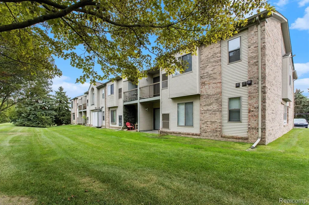42739 Lilley Pointe Drive Canton Charter Township MI 48187