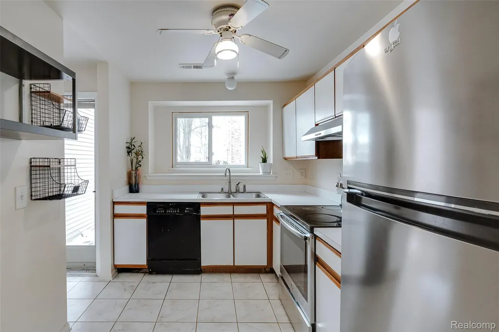 42739 Lilley Pointe Drive Canton Charter Township MI 48187