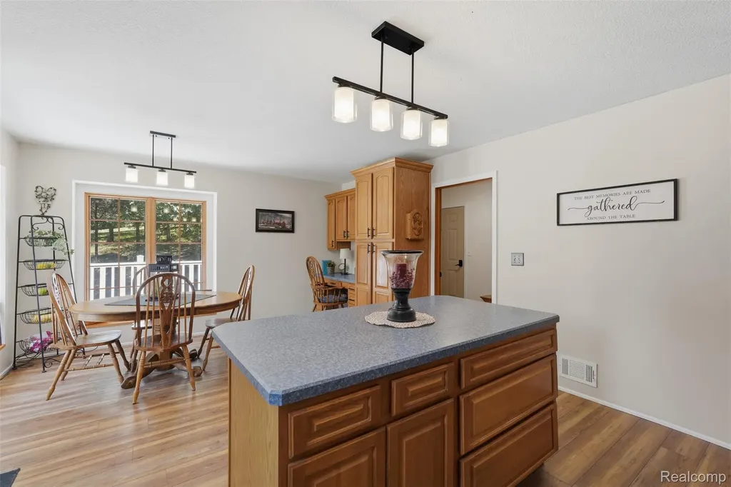 10525 Antcliff Road Norvell Township MI 49230