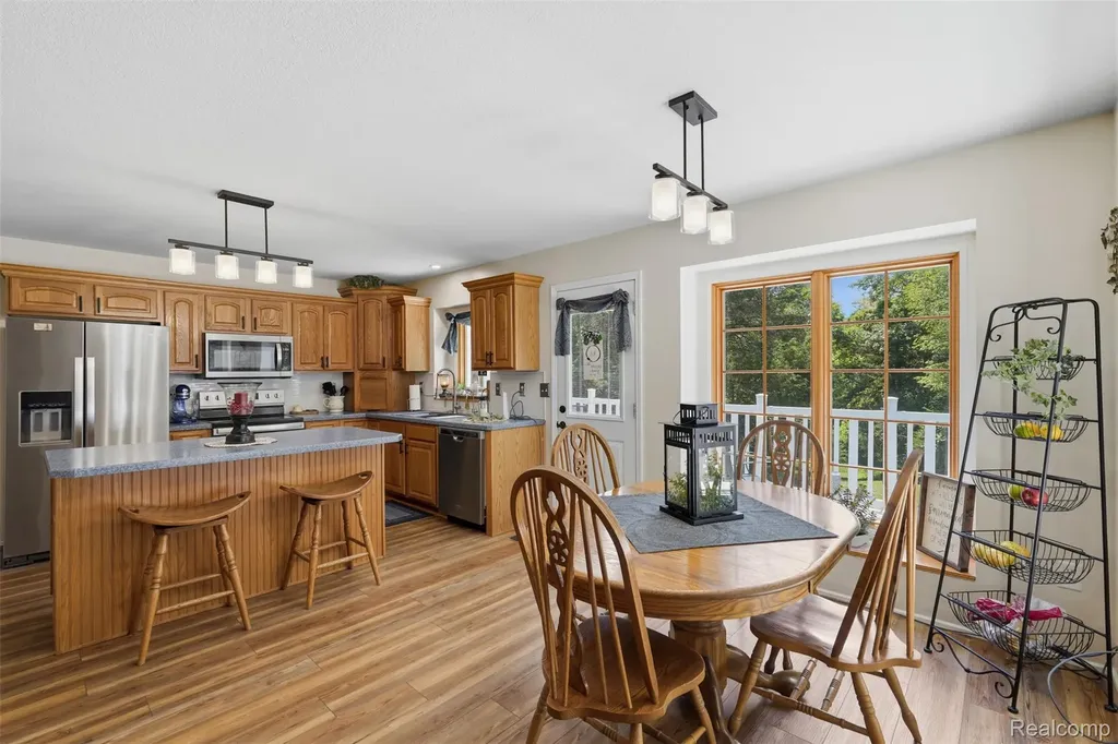 10525 Antcliff Road Norvell Township MI 49230